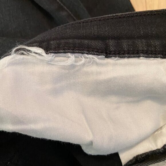 Levis 311 Shaping Skinny Jeans Womens Size 28 Black Denim Mid Rise Stretch sexy - Picture 7 of 7